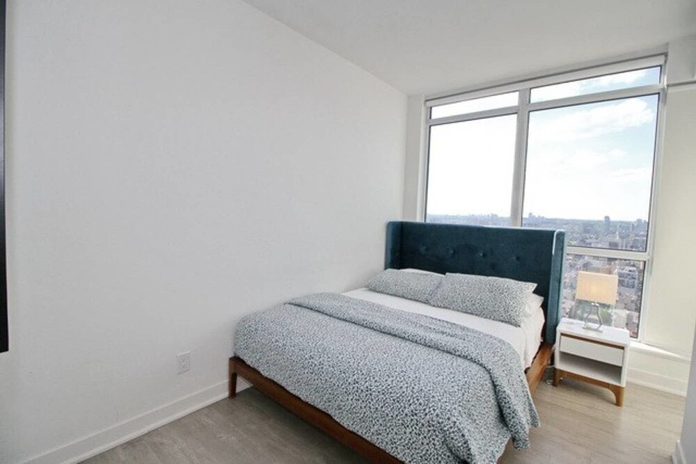 Executive 3Br in Entertainment District - Image 4