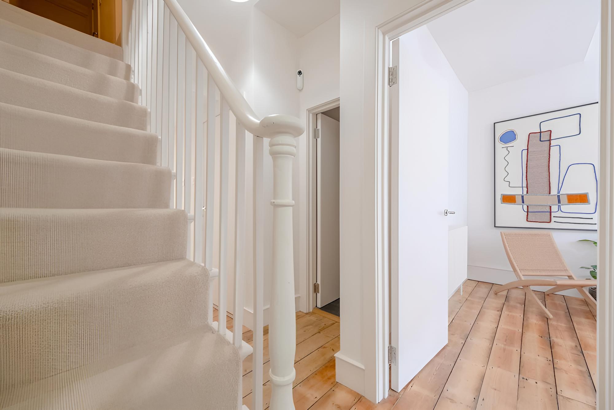 Beautiful Minimalistic 2BD House - Victoria Park