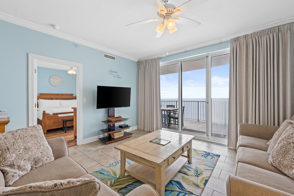 Twin Palms by Book That Condo