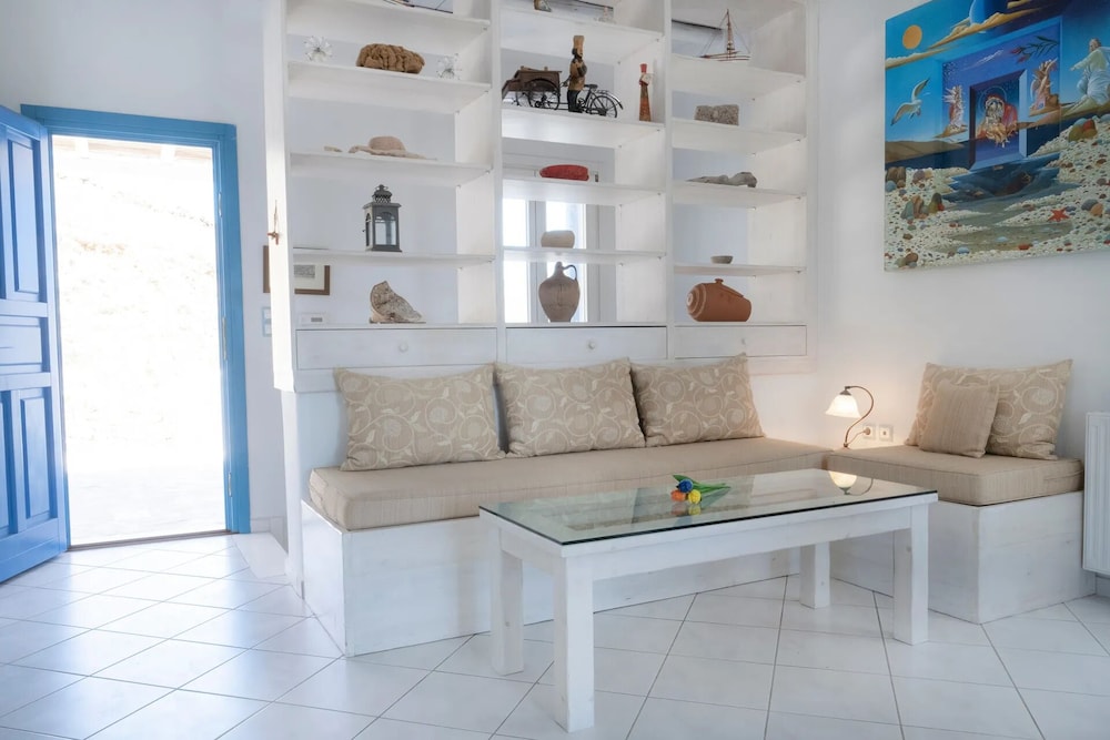 Mykonist Merchia Beach Villas & Suites