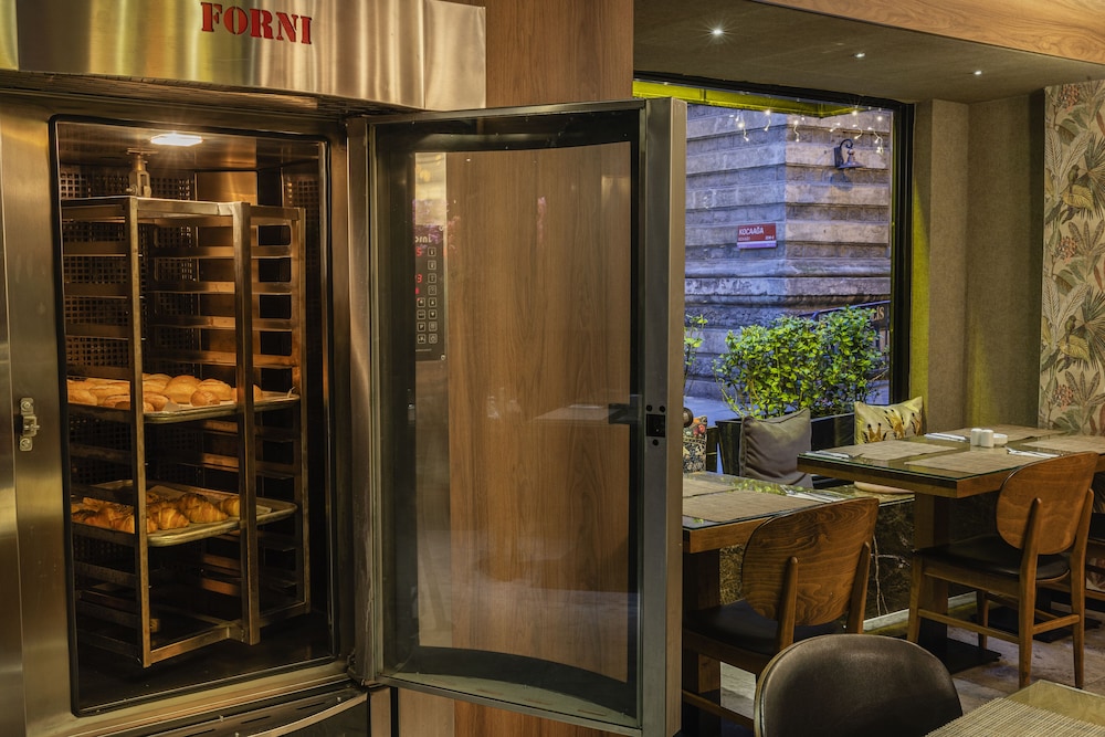 Ayramin Deluxe Hotel - Image 23