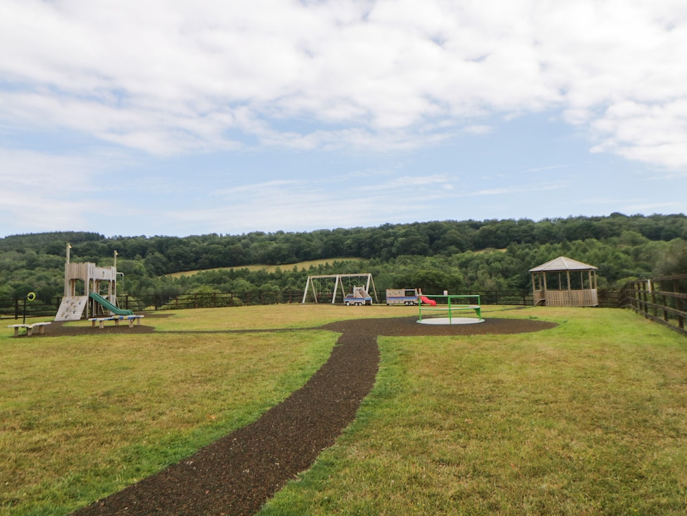 Harcombe House Bungalow 8