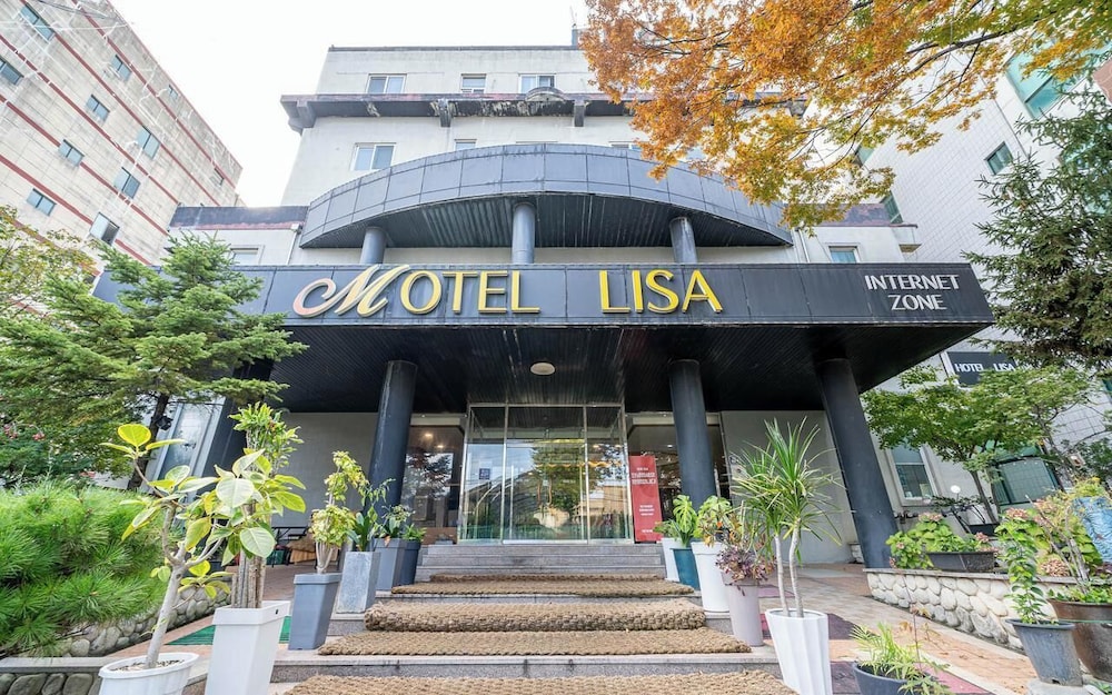 a distinguished inn