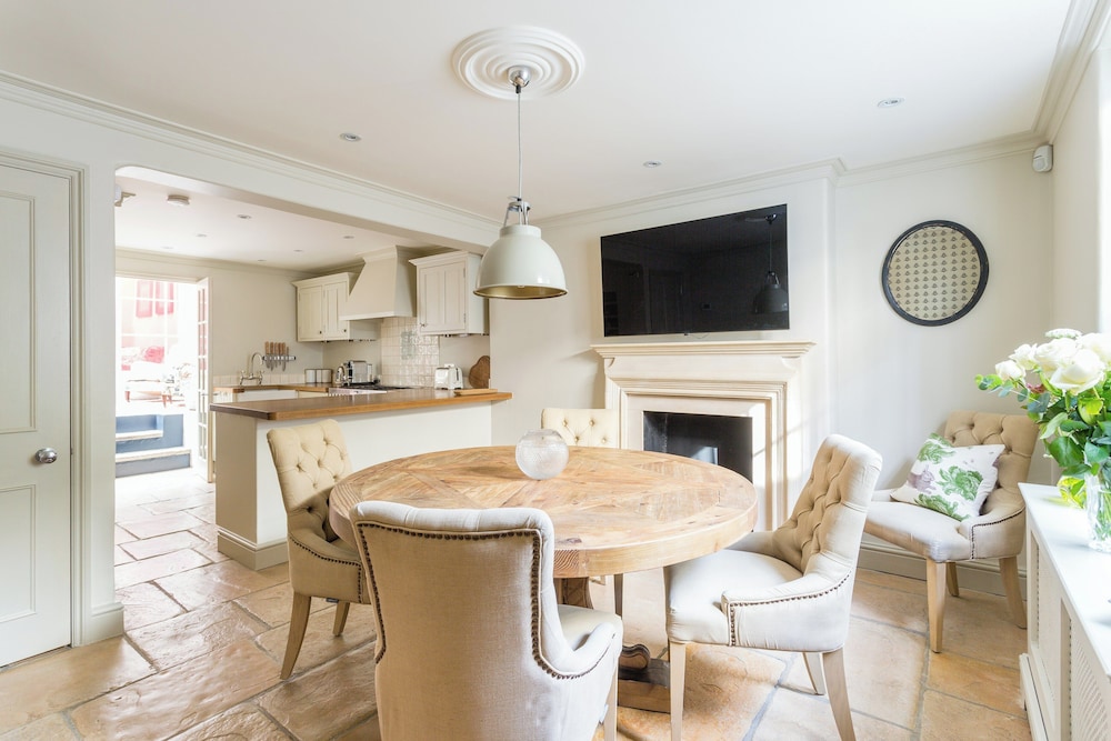 Kinnerton Street by Onefinestay