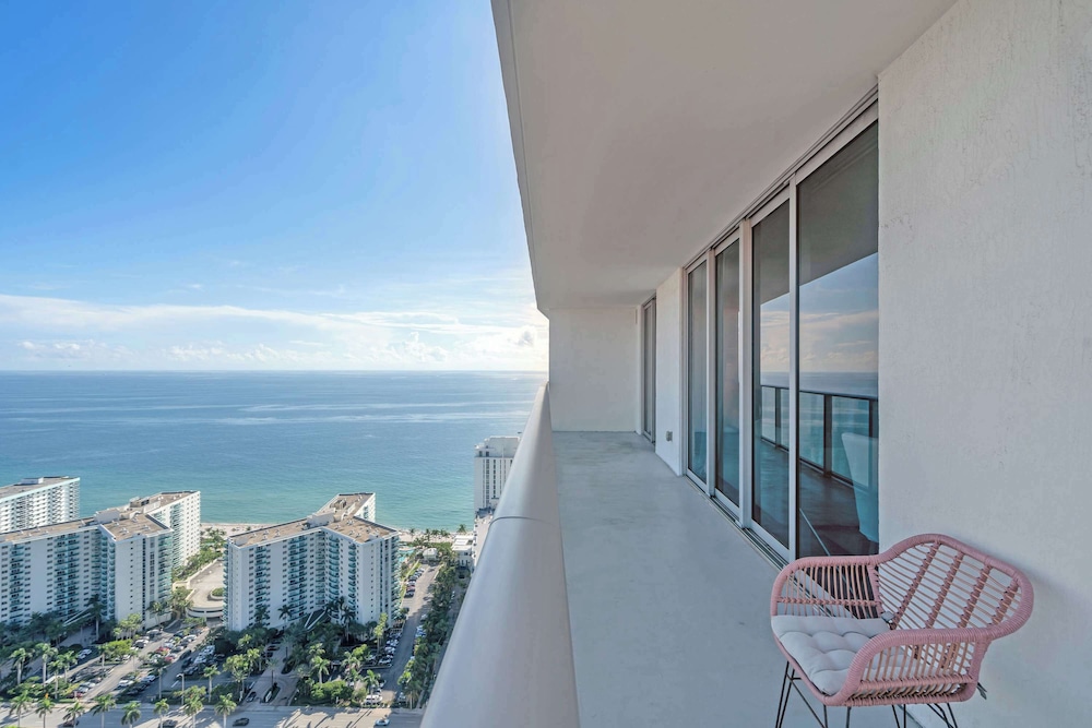 Ocean Eagle View - Luxury Oceanfront Stay for 6