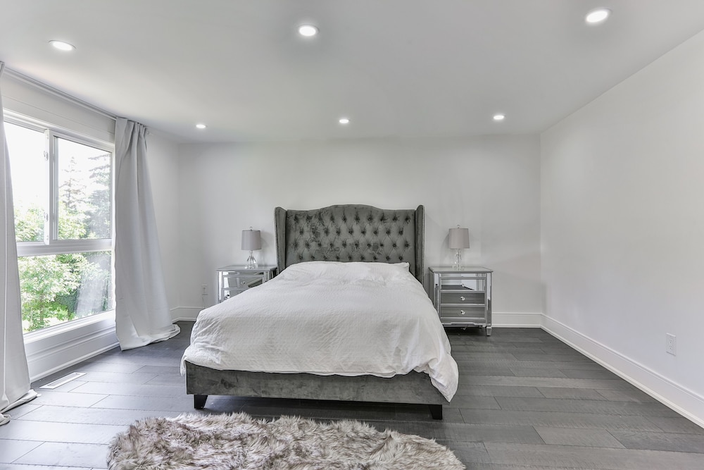 QuickStay - Classy 5brm House in Vaughan