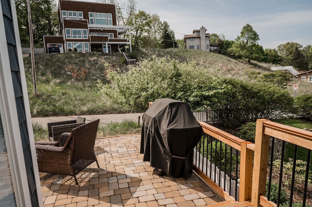4BDR Blue Haven Cottage Grand Haven 150 view 3