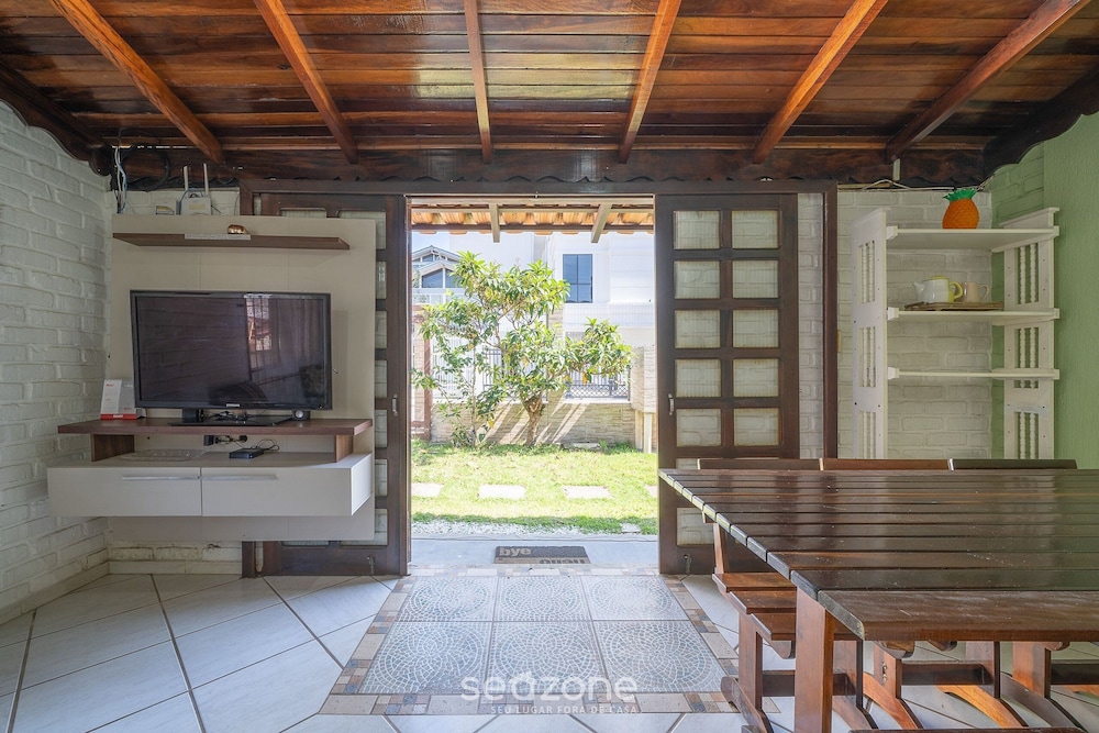 3BR House 230m From Beach w/ BBQ & Grg Rgv115
