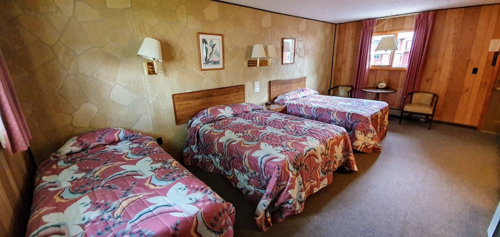 Red Ranch Motel