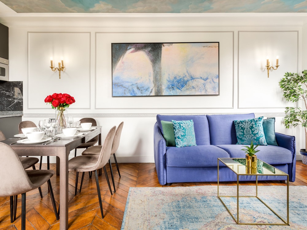 Merveil Luxury Suites - Royale - Saint Honore view