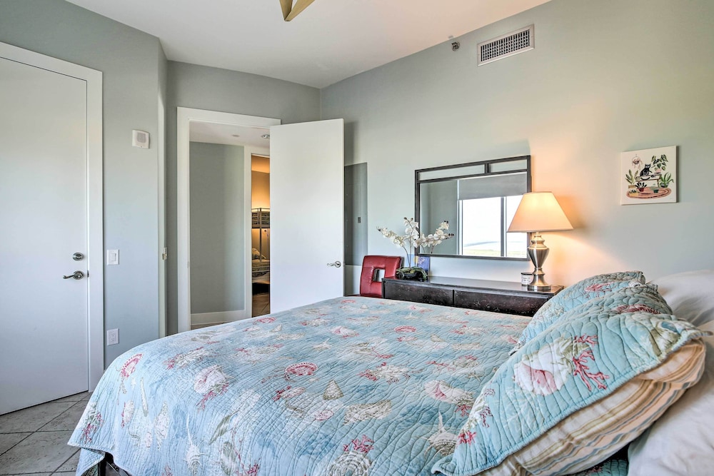 South Padre Island Retreat w/ Beach Access! view 5