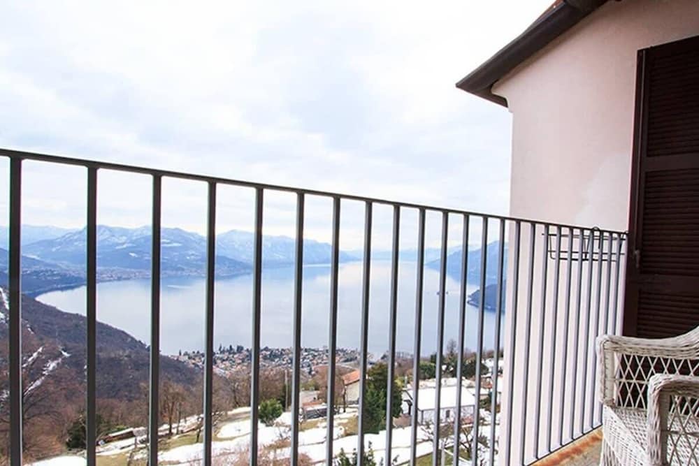 Stylish Lake Maggiore Apartment With Lake Views