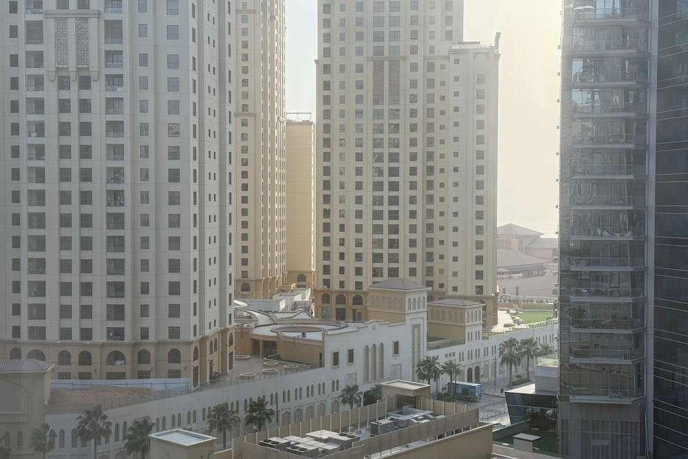 Bright & Cozy Apartment in Dubai Marina