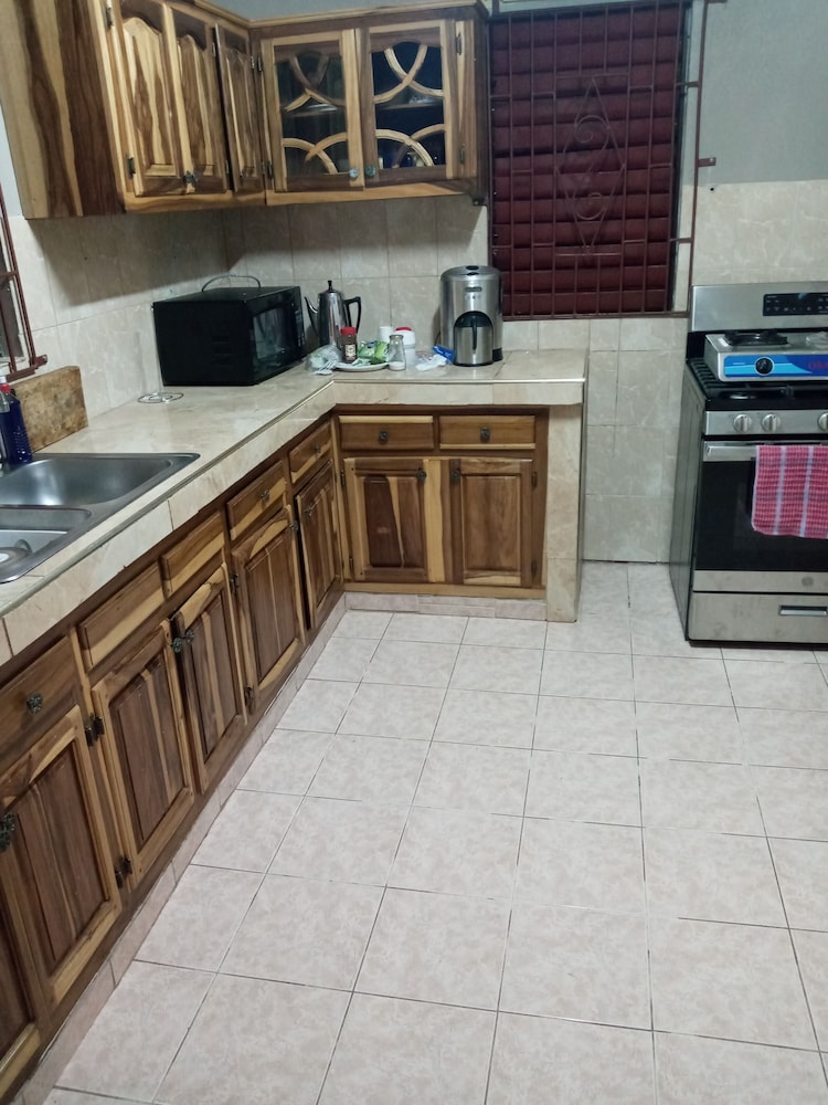 Inviting 2-bed House in Fair Prospect view 3
