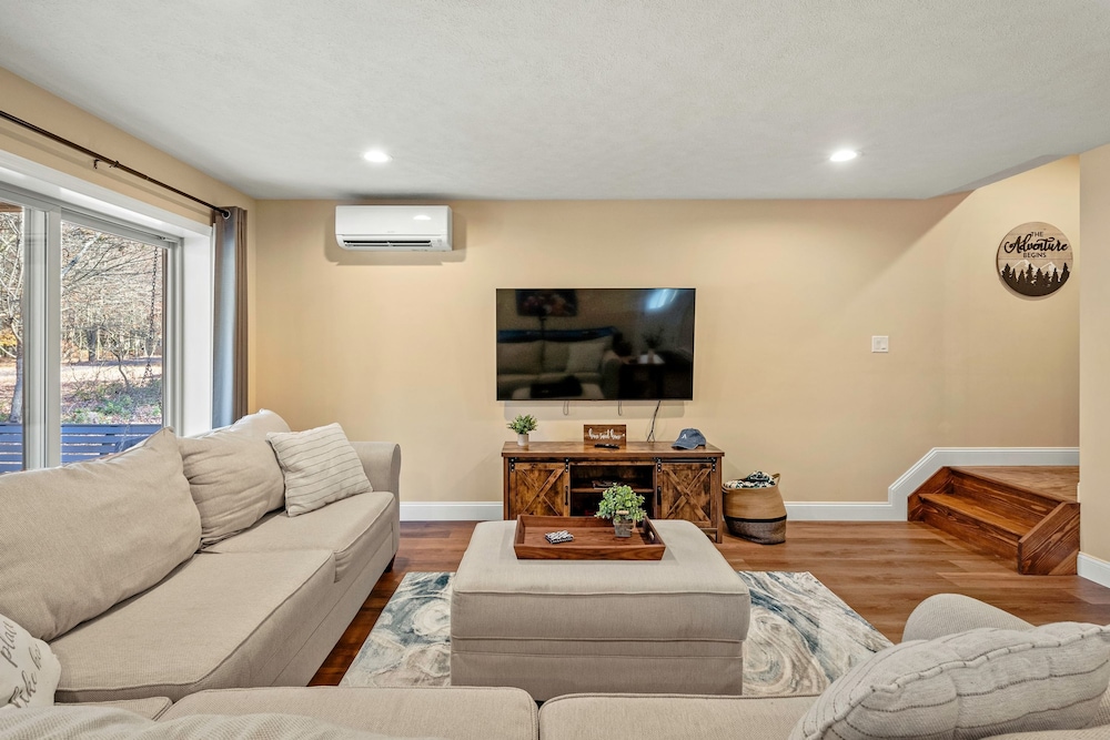 Stephen Way by Avantstay Hot Tub Game Room Albrightsville