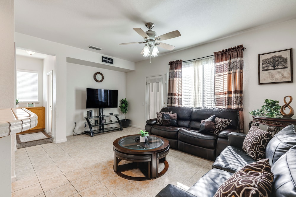 Spacious Turlock Home ~ 1 Mi to University!