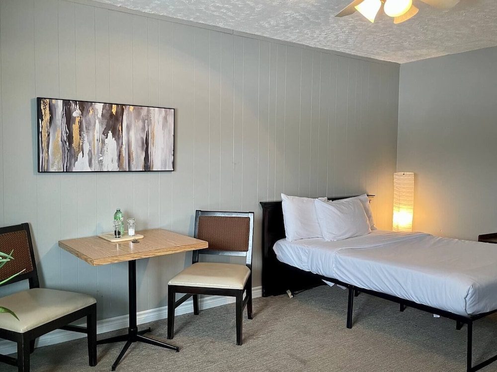 Bay Motel