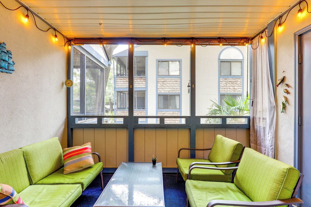 Steps to Shore + Pool Access: Myrtle Beach Condo