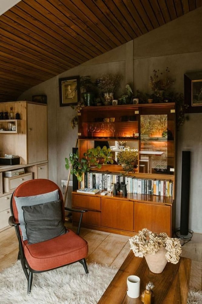 Unique Cabin Wrapped in Beautiful Welsh Scenery