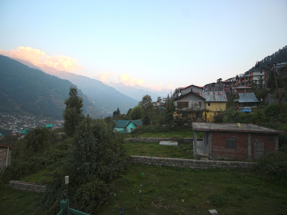 OYO 7373 Home Stay Nirvana Retreat