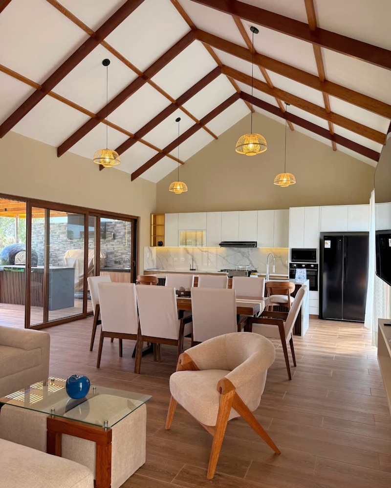 HOP Paradise Modern Luxury Near the Beach