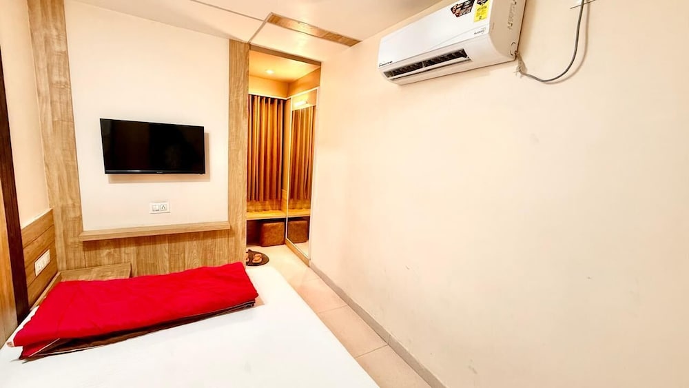 Hotel N K Palace - near Mahakal Temple