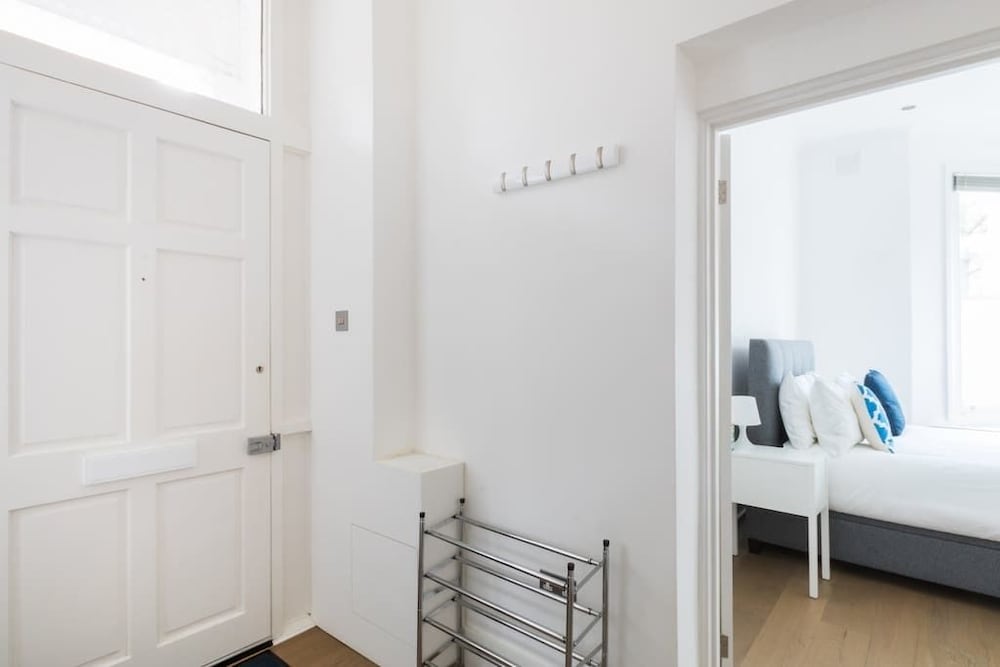 Modern stylish and luxurious 1 bed flat