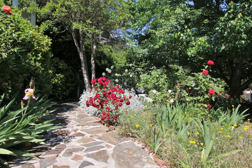 Bradford Place Inn & Gardens
