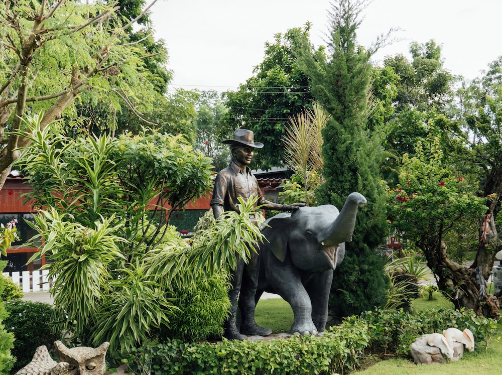 Rai Fahpratan Home and Garden