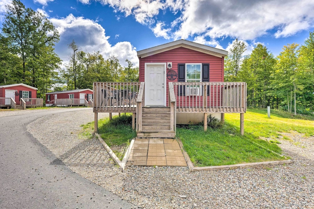 Cassopolis Cabin w/ Lake & Fishing Access!