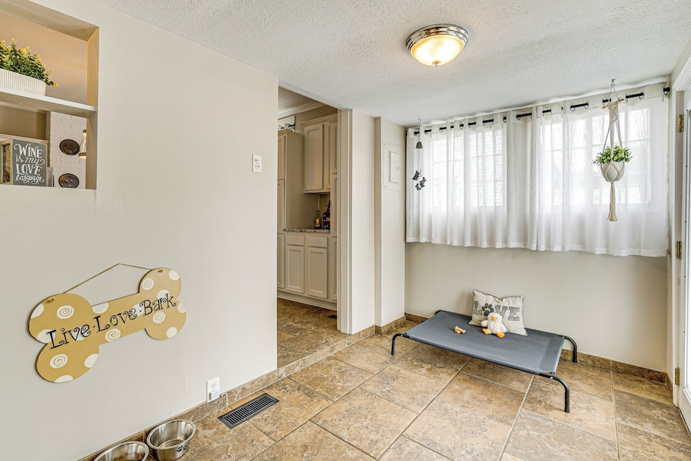 Home w/ Fenced Backyard, 6 Mi to Dtwn Louisville!