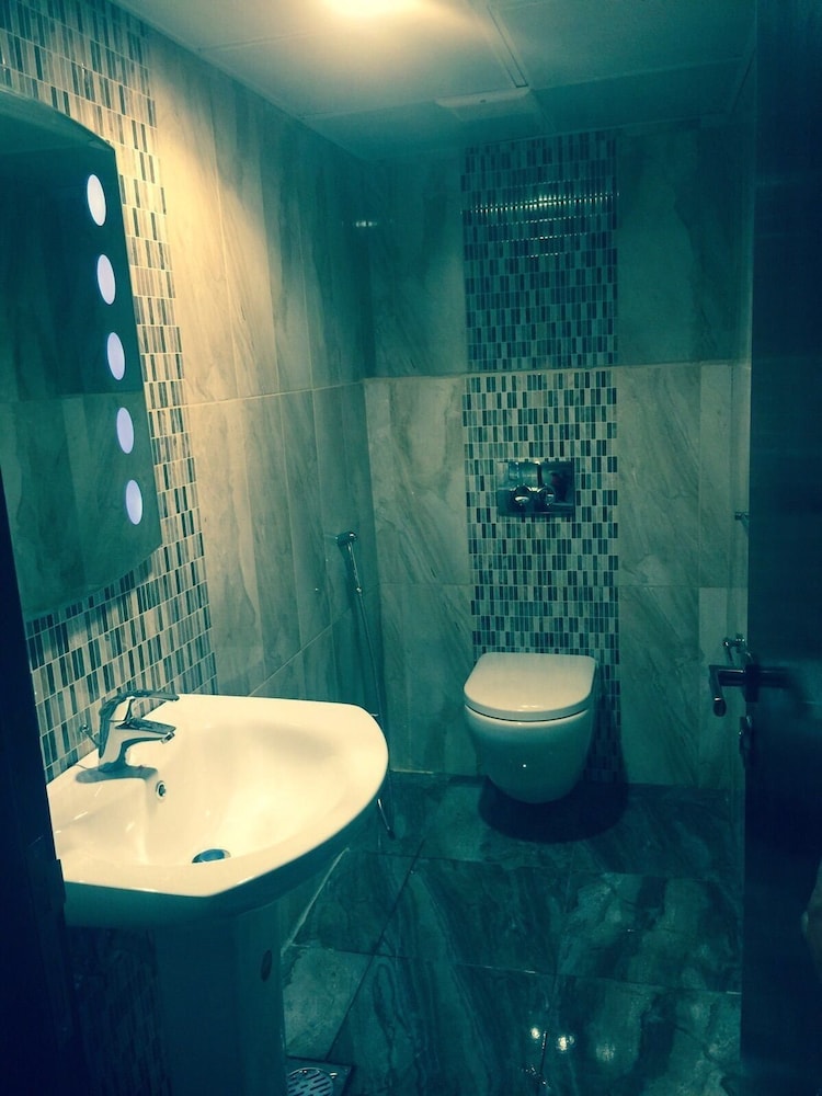 Hotel & Resort Golden Marina Yanbu فندق ومنتجع جولدن مارينا ينبع إدارة وتشغيل شركة منتجع المرسى الذهبي