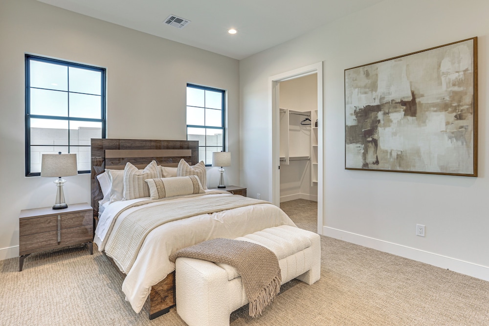 Near Golf - Gem w/ Funished Patio in Chandler!