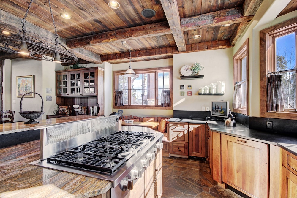 Ski Bridge Lodge - Ski In / Ski Out