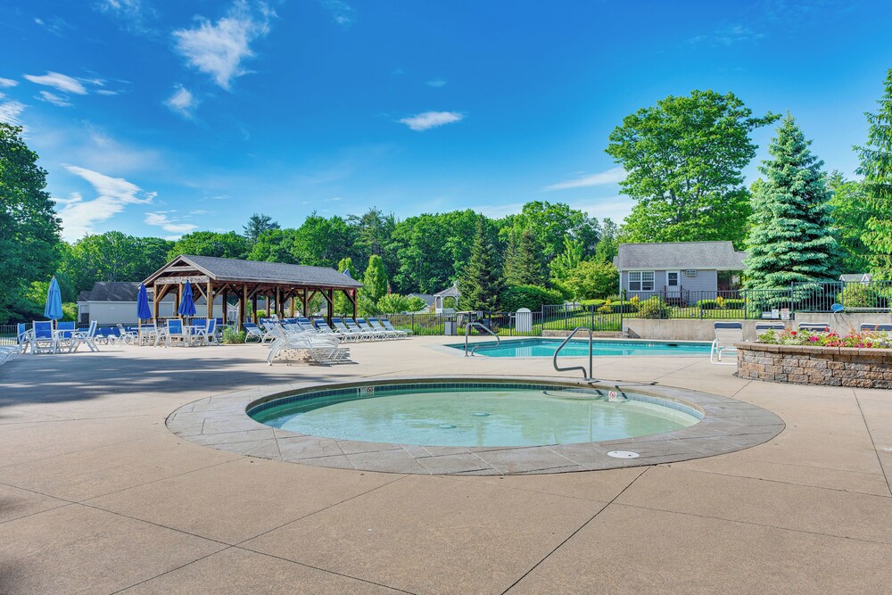 1 Mi to Beach: Cottage w/ Pool Access in Wells