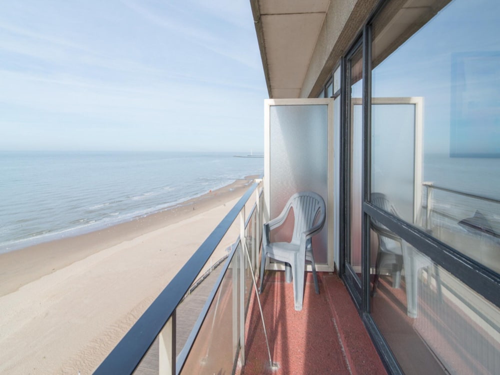 Posh Apartment With Racecourse View