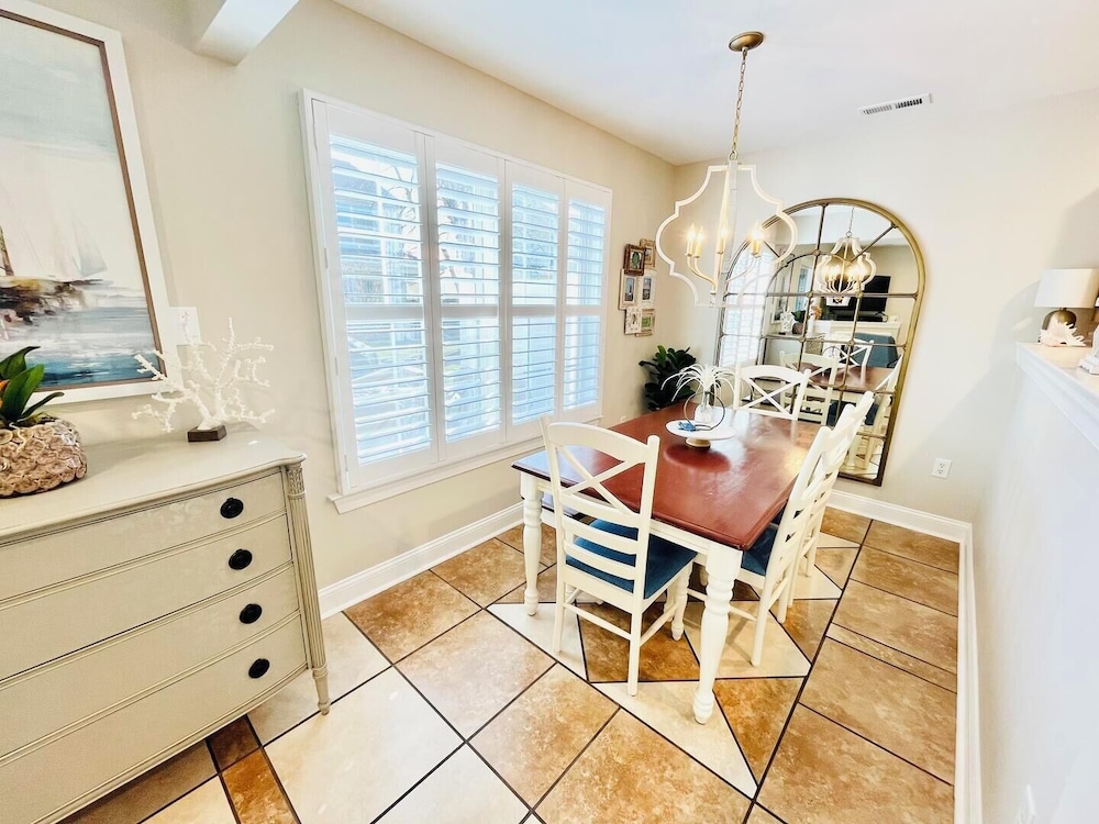 Simonton Court 20256