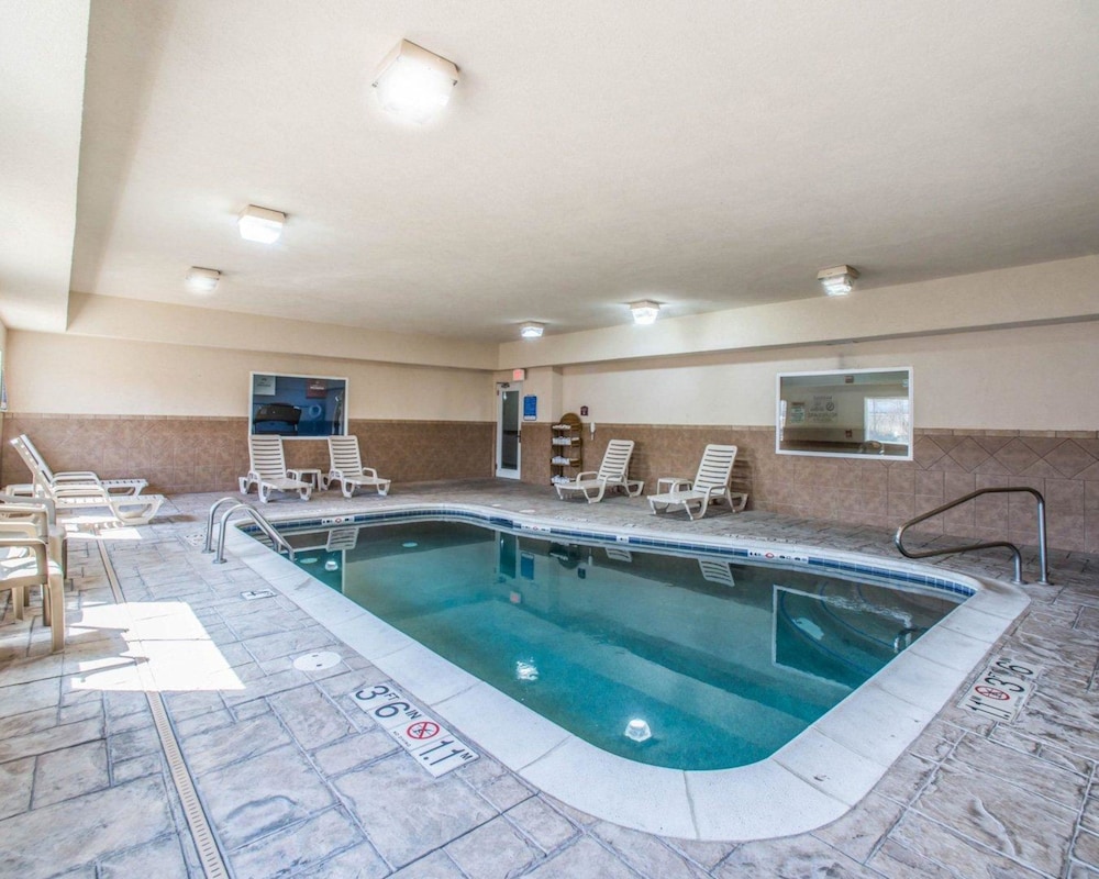 Columbia Vacations - Comfort Suites Columbia - University Area - Property Image 1