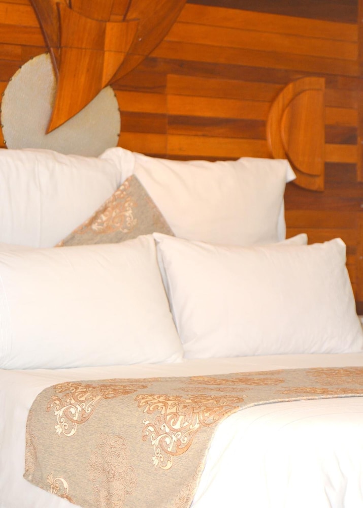 SelaMod Village guest House