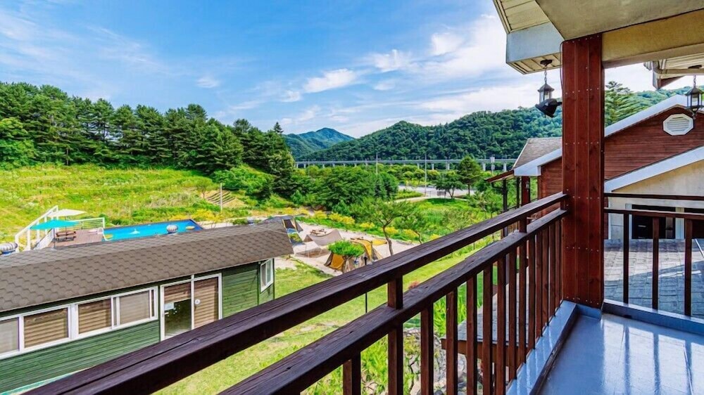 Gangchon Palace Pension view 3