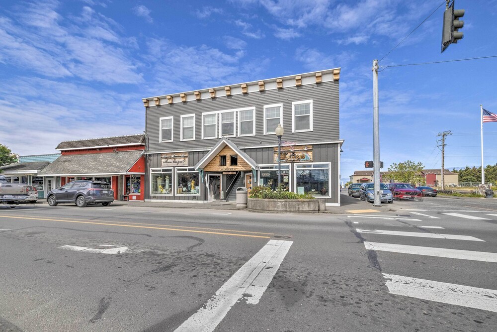 Long Beach Studio in Downtown - Walk to Ocean! view 2
