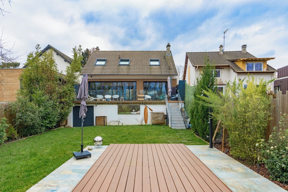 Paris Garden River residence