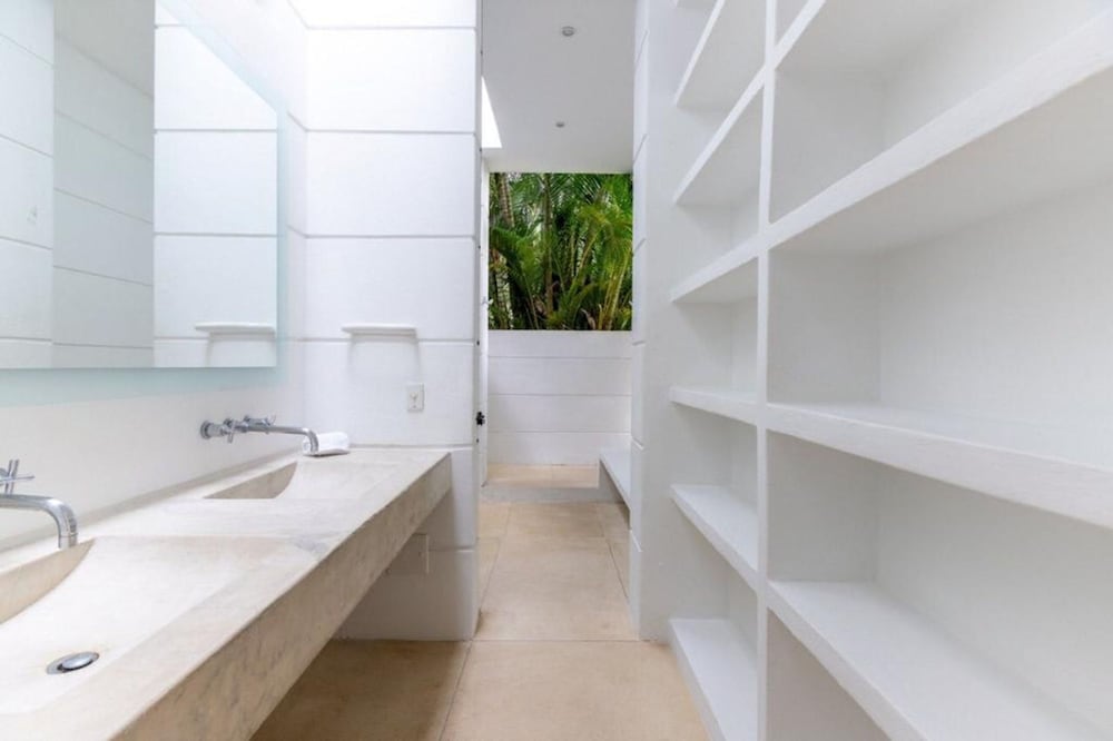 w Majestic 4BR Villa w Pool at Mesa de Yeguas