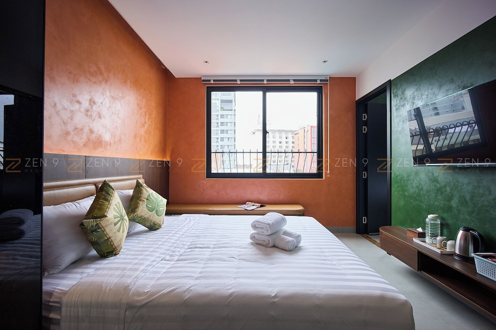 1995S HOSTEL
