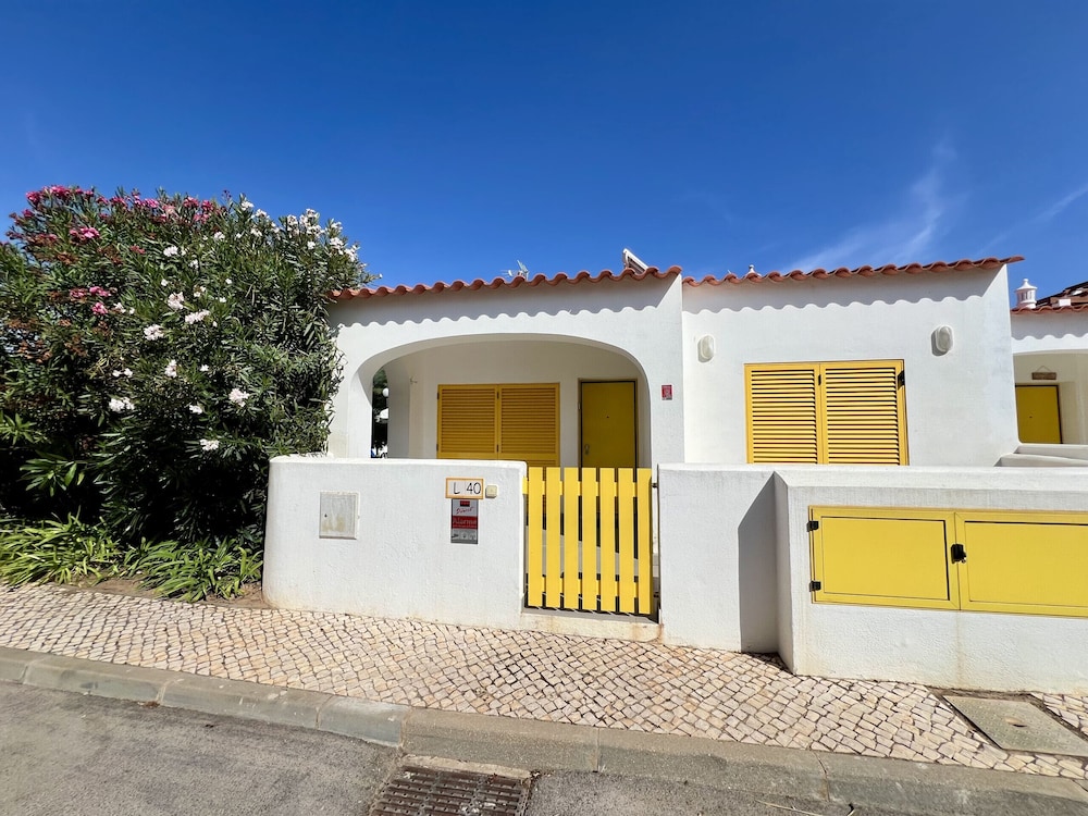 Vilamoura Club Villa 1 by Homing