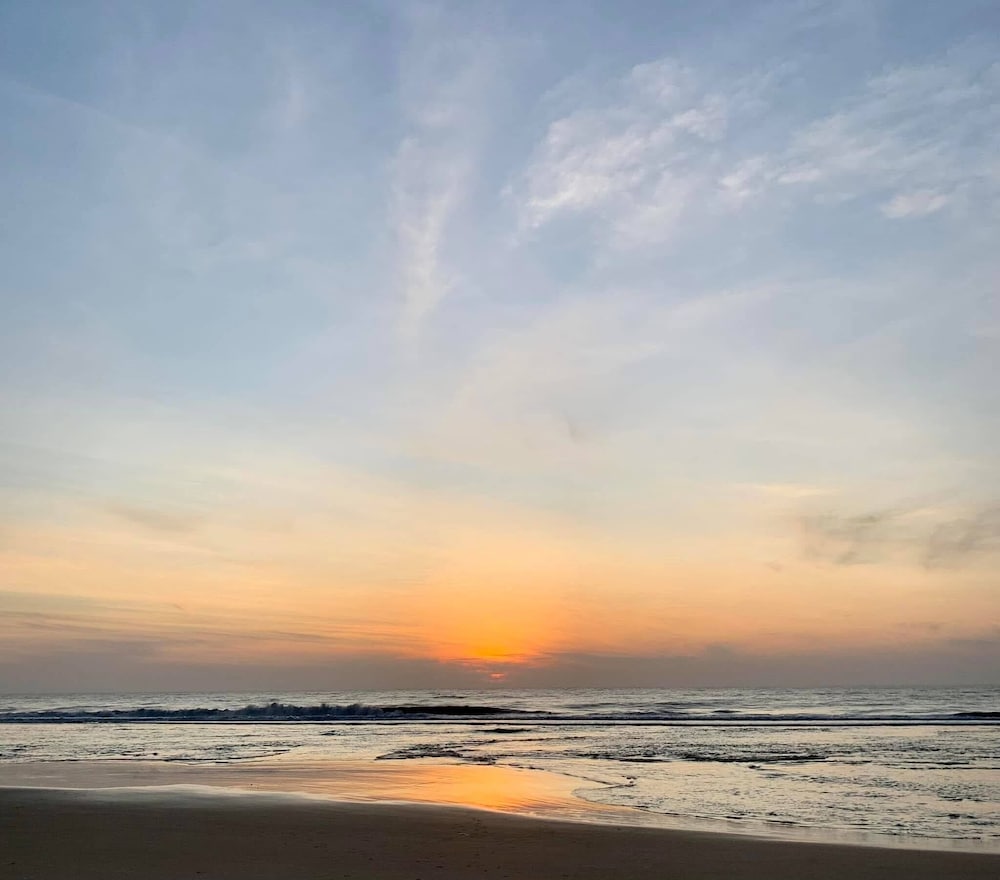 Ruby House, 3 Bedroom Apartment, Beachside