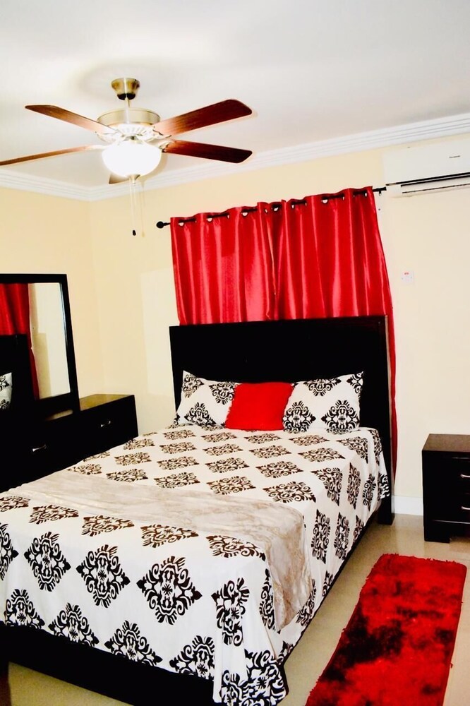 Kingston Guest Apartment at El Gabriel