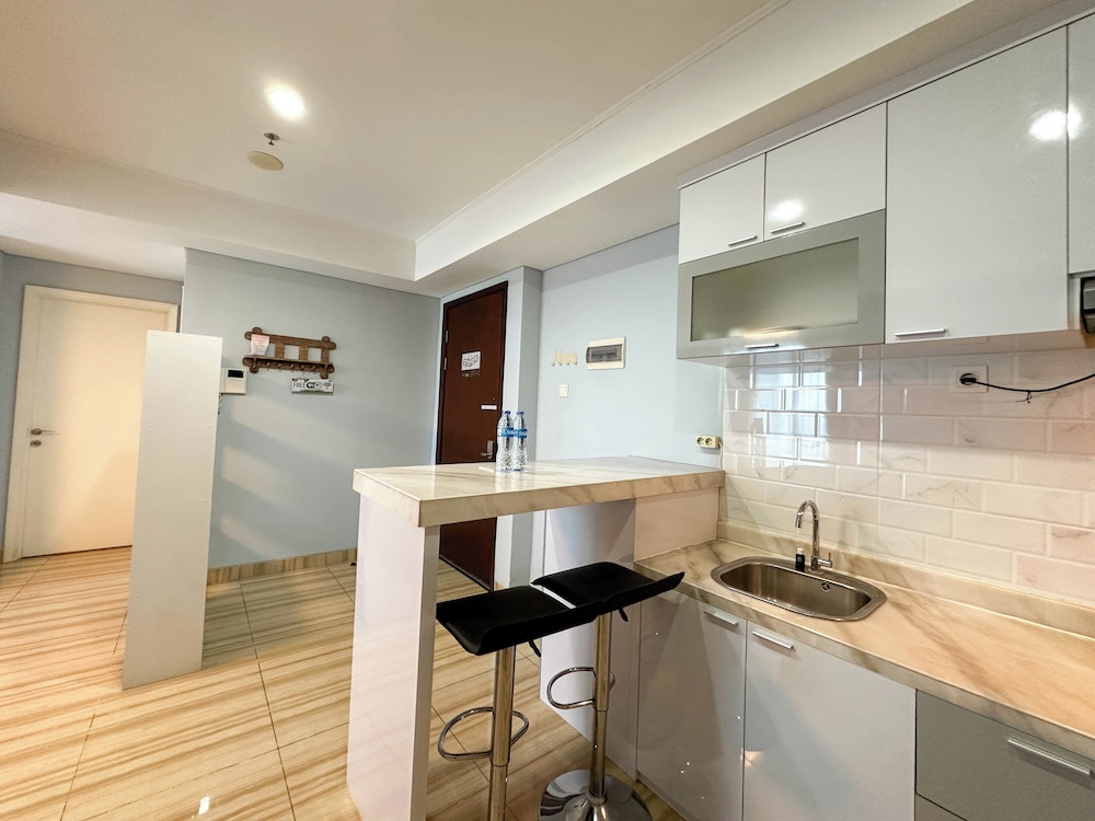 Spacious And Cozy 3Br At Grand Sungkono Lagoon Apartment