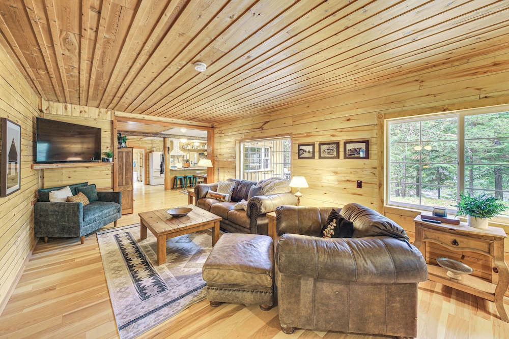 Riverside Cabin on 9 Acres in Montana