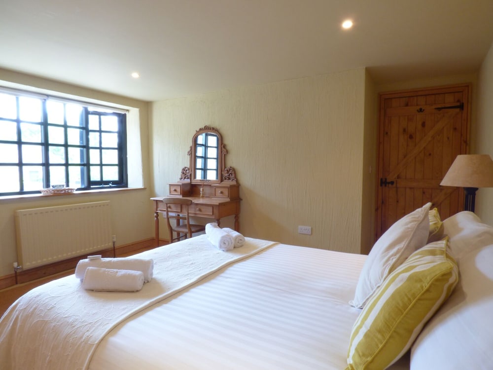 Meadow Cottage view 4